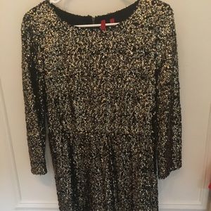 Dazzling 528 sequins dress!